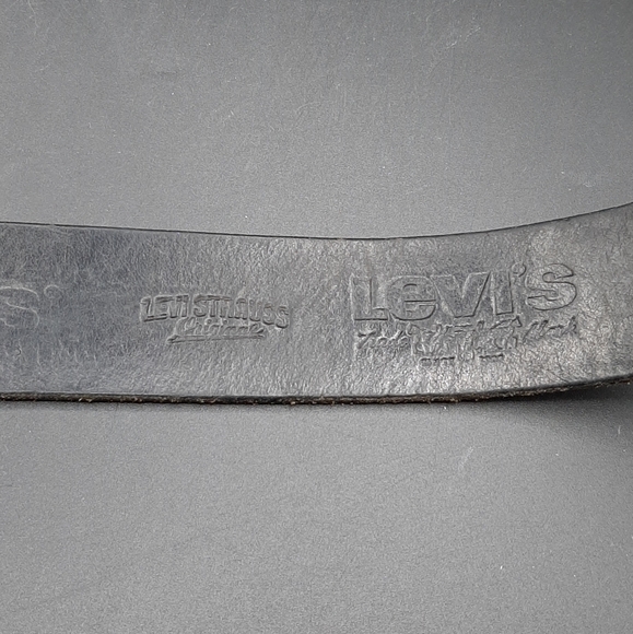 Levi’s Black Leather Belt Vintage Embossed Sz 34 Cowhide Made in Canada - Picture 4 of 6